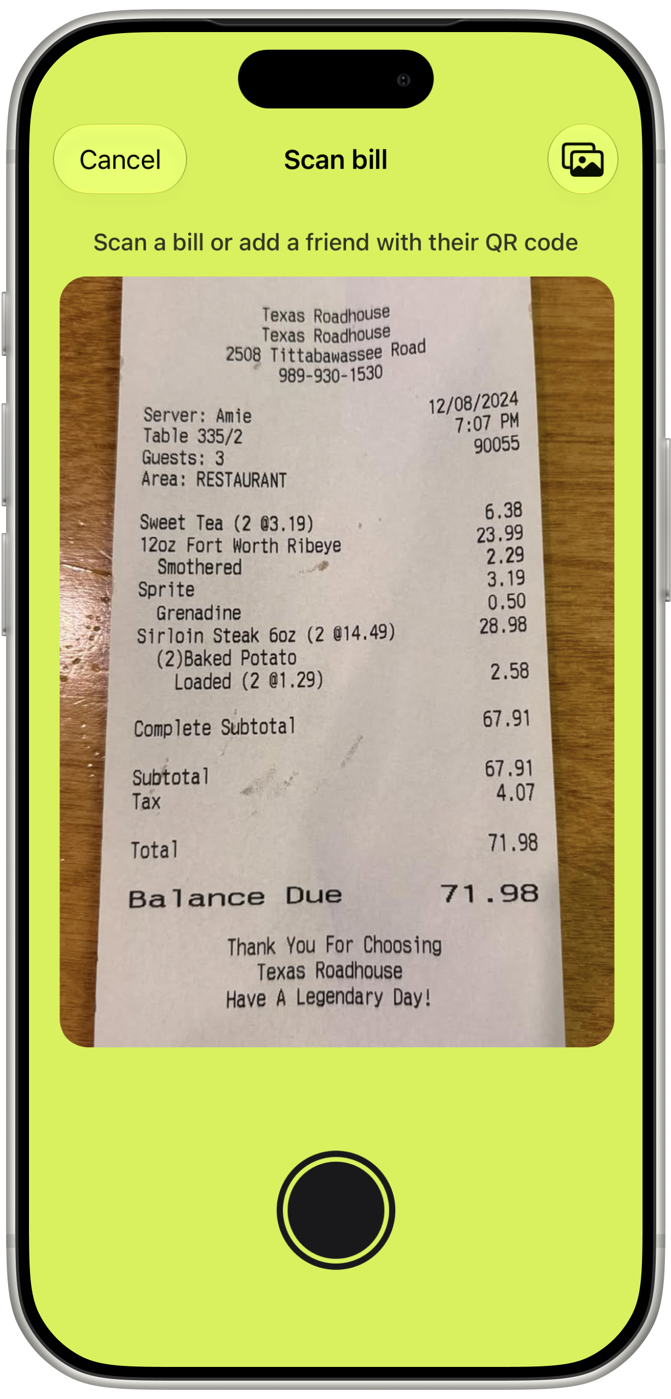 SlashTab scan bill screen showing a bill in the camera viewfinder